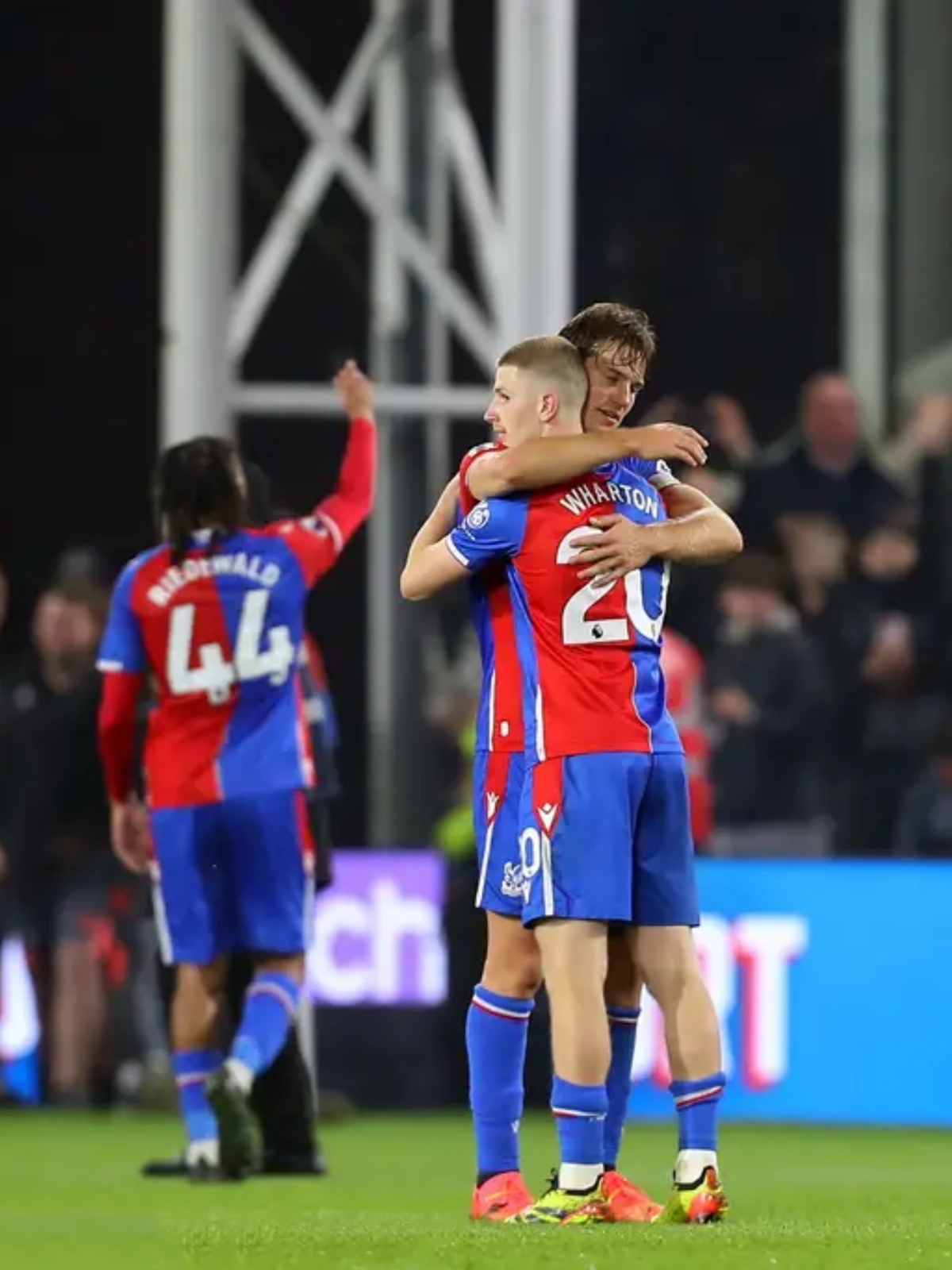 巴萨轻取利物浦，卡塞米罗点燃赛场