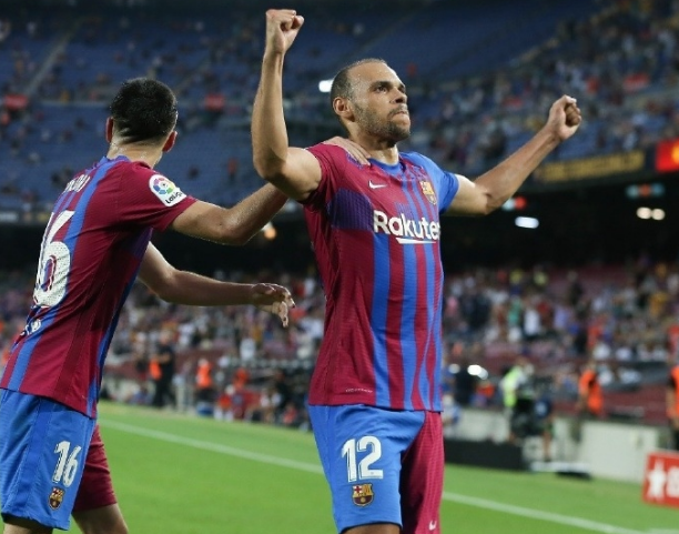 法国碾压马德里竞技，皮克高光表现