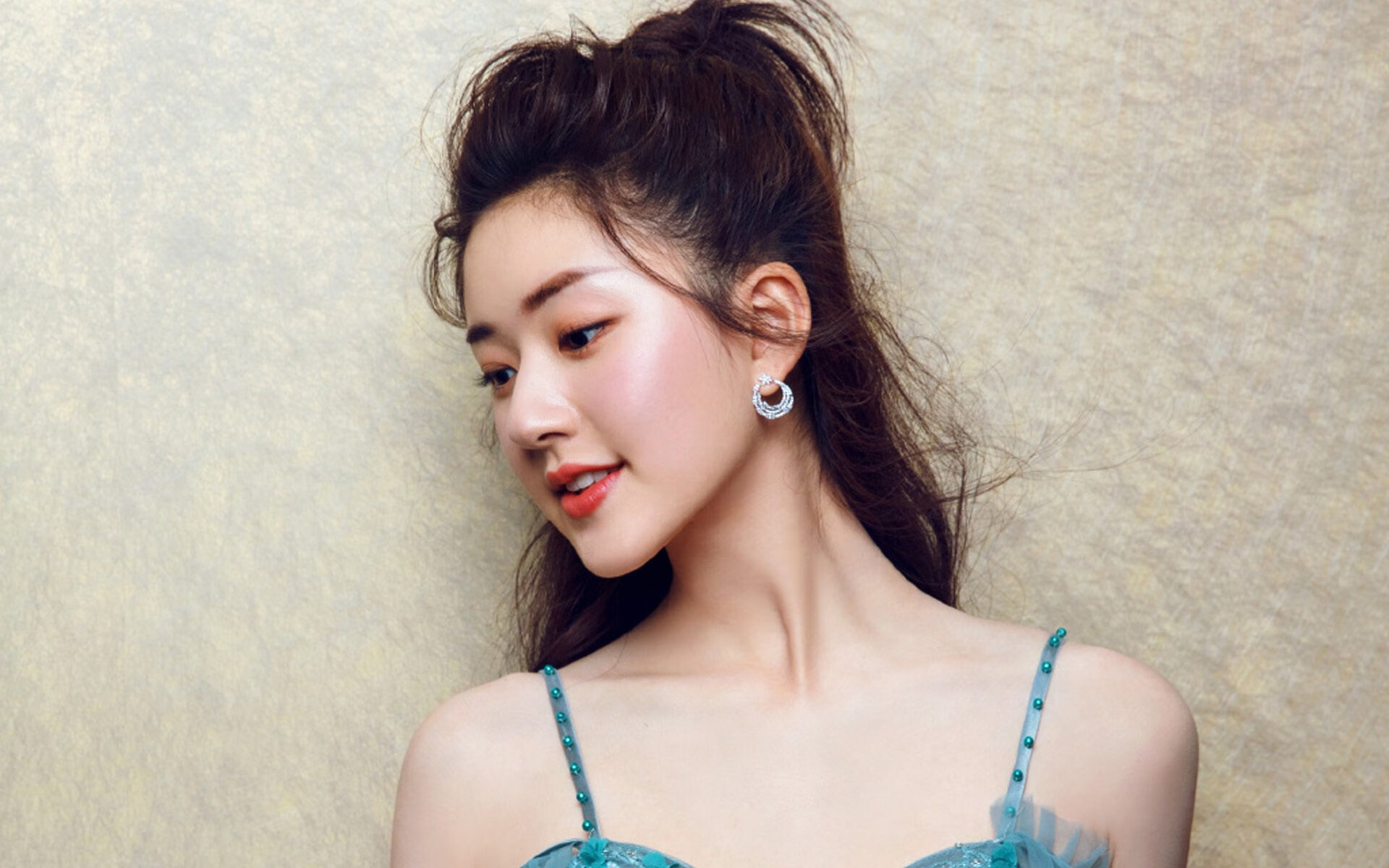 开云体育app-当太阳照亮天山，利拉德在欧冠决赛的平行回响