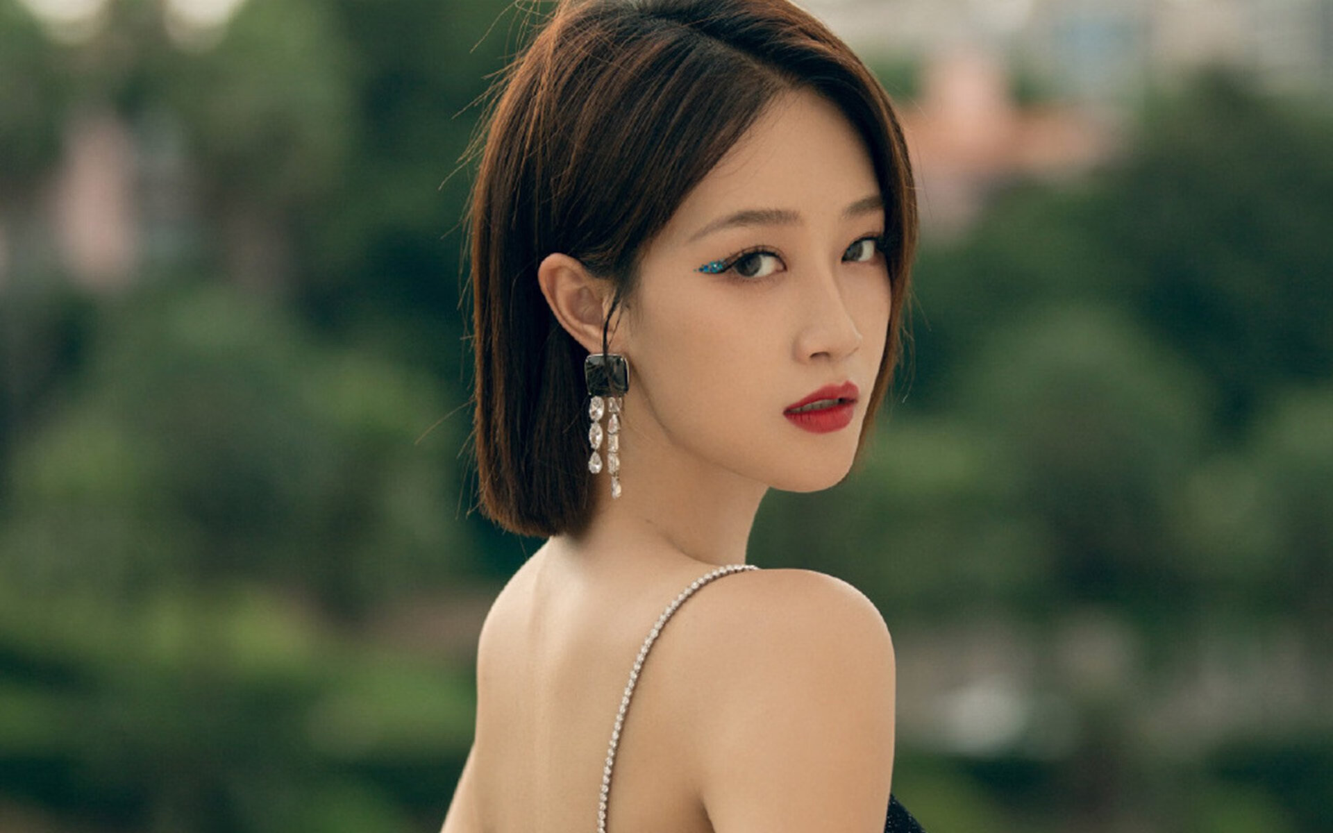 盛夏烽烟，决堤时刻，当鹈鹕的万箭射穿黄蜂的蛰伏